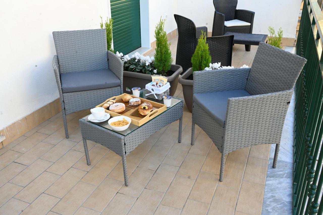 Solymar B&B Napoli Bagian luar foto