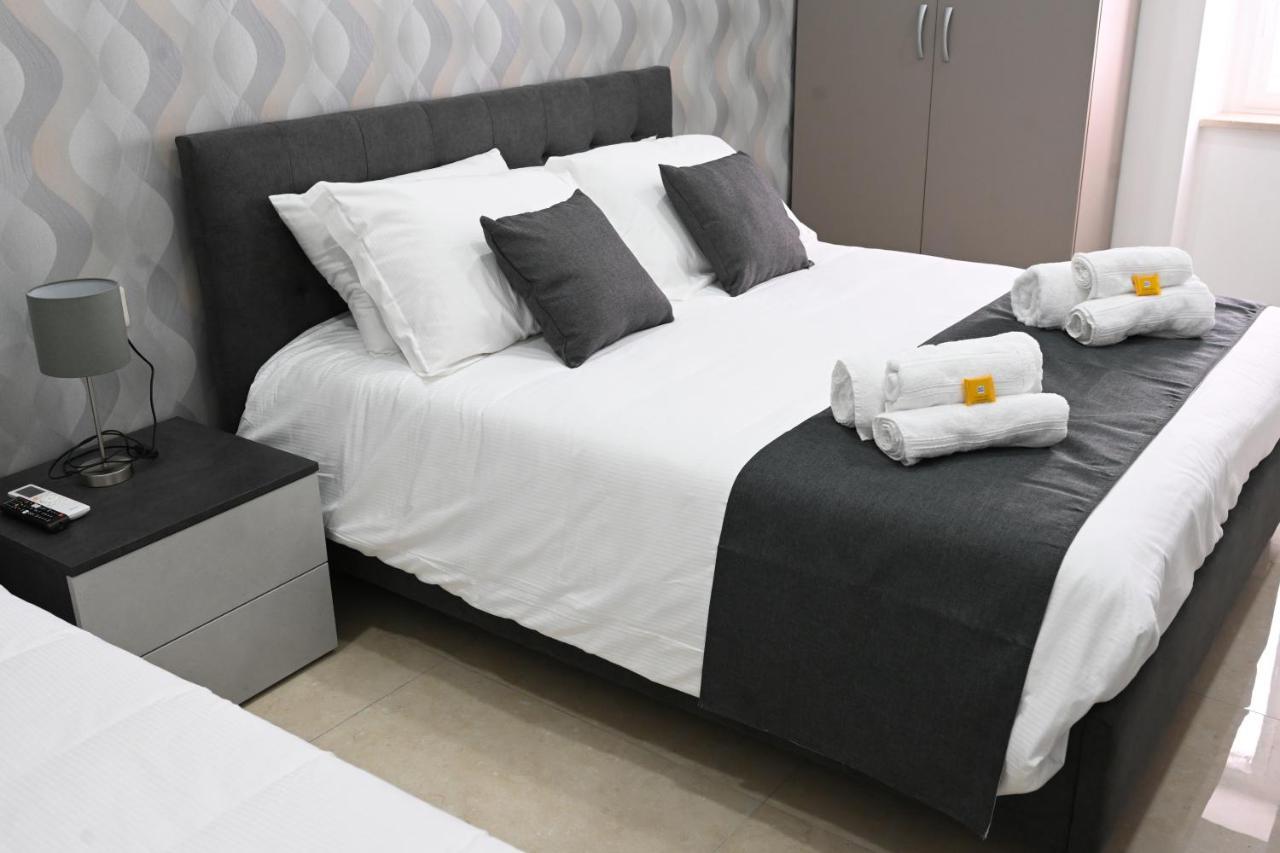 Solymar B&B Napoli Bagian luar foto