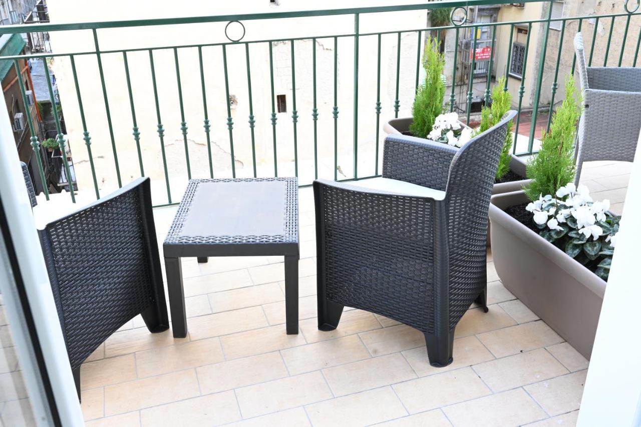 Solymar B&B Napoli Bagian luar foto