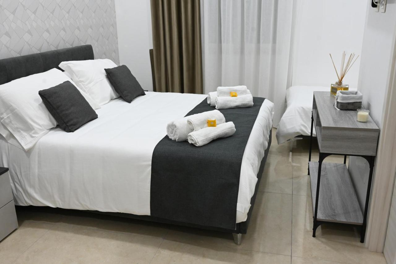 Solymar B&B Napoli Bagian luar foto