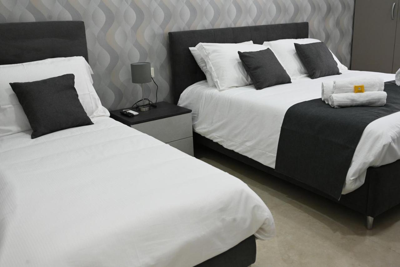 Solymar B&B Napoli Bagian luar foto