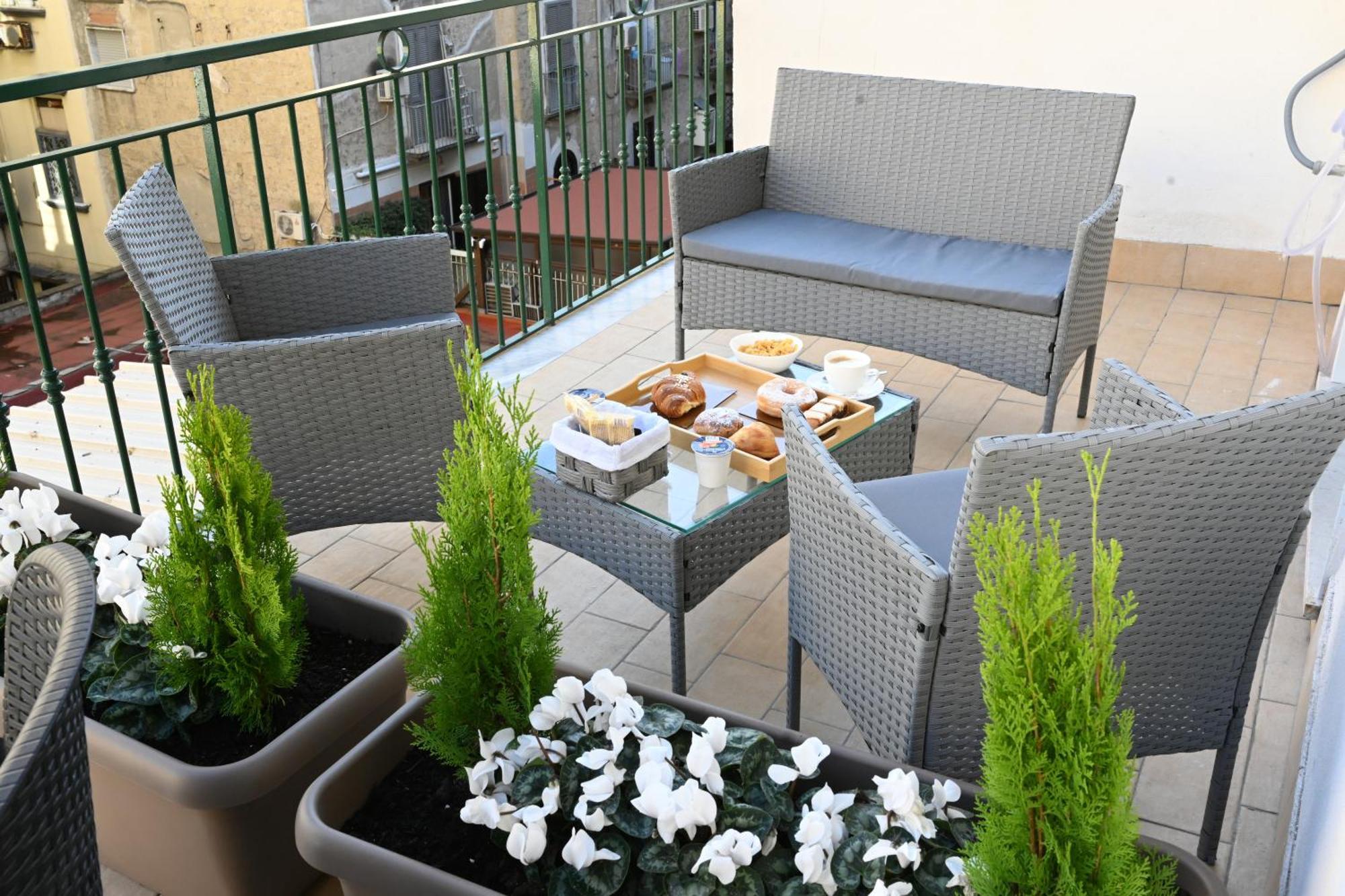 Solymar B&B Napoli Bagian luar foto